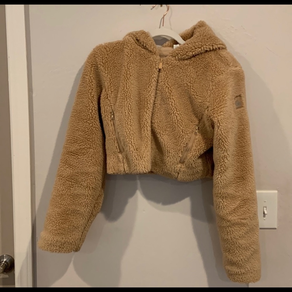 ALO LA cropped Sherpa hoodies